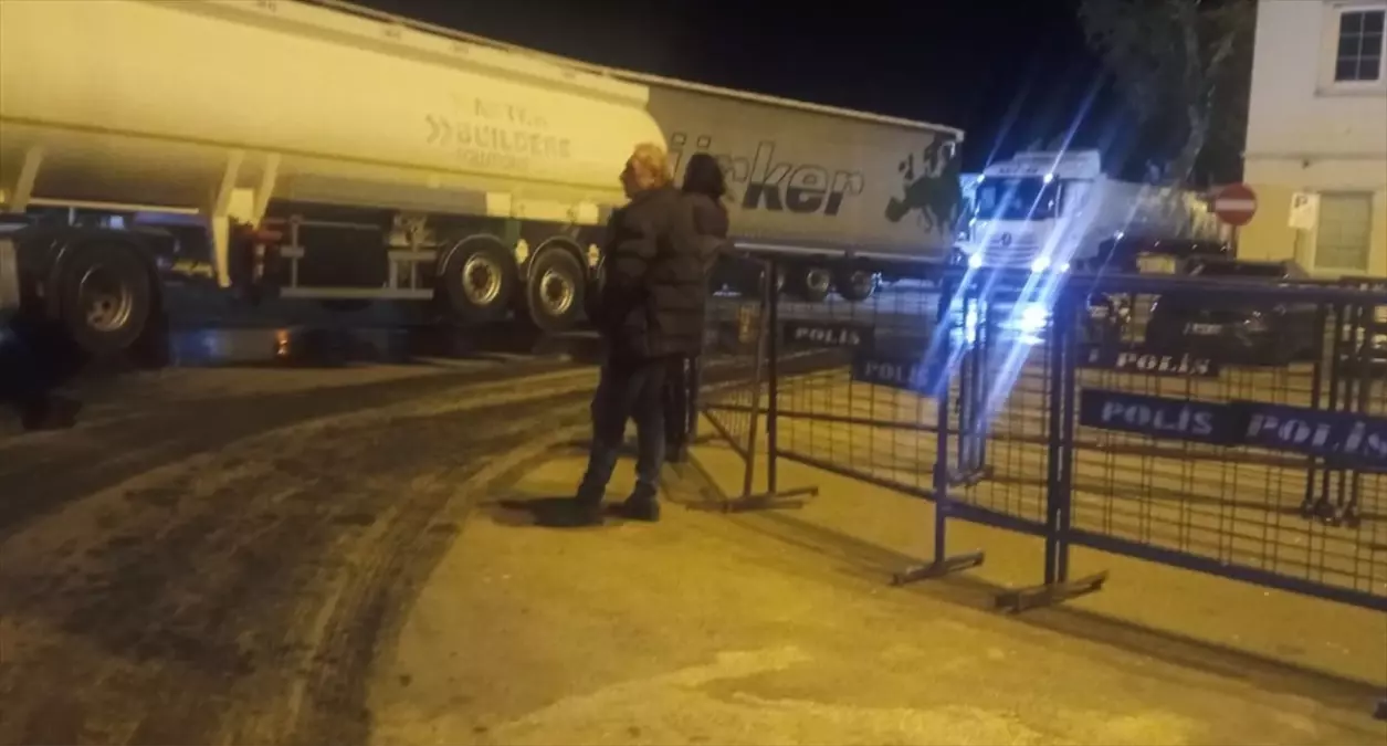 Gelibolu’da Akaryakıt Sızıntısı Trafiği Felç Etti