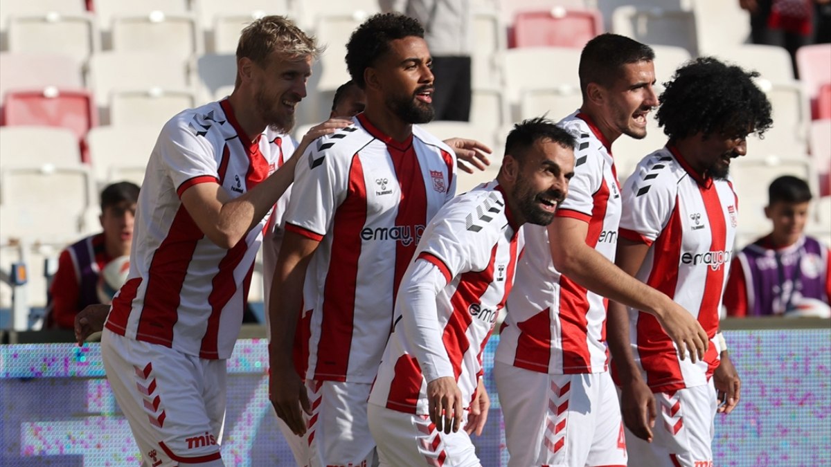 Sivasspor seriye bağladı: Rizespor’u da yendiler