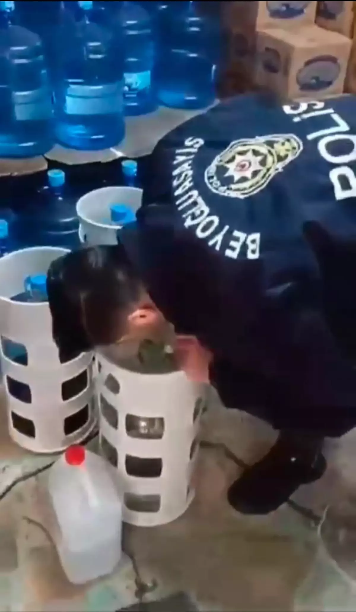 Beyoğlu’nda Sahte İçki Operasyonu: 72 Litre Ele Geçirildi