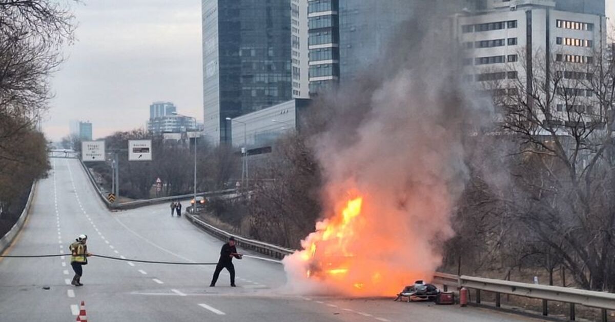 Bir anda küle döndü