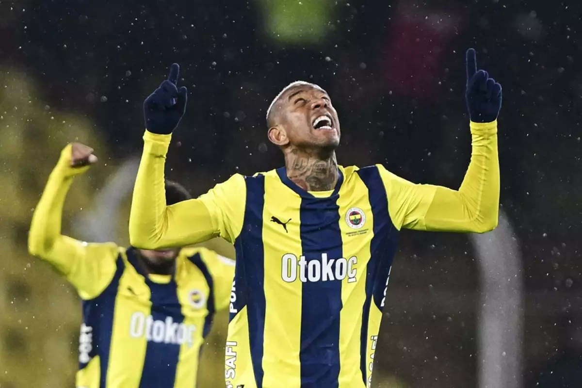 Kadıköy’de Talisca şov! Fenerbahçe, Trabzonspor’u 4-1 mağlup etti
